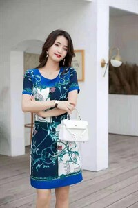 百搭连衣裙图片