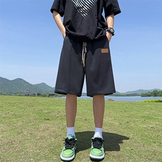黑色