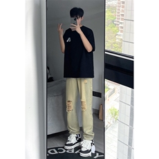 泥黄色
