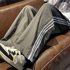 灰色