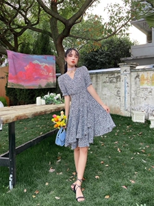 碎花裙图片
