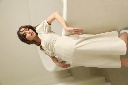 2021夏季新款连衣裙背后可脱卸珍珠领子女人修身款时，女装连衣裙，Lavia芙纳薇娅