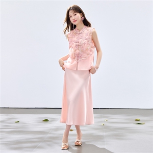夏季新款现货！2026新中式薄款温柔风重工刺绣马甲+吊带长裙套装图片