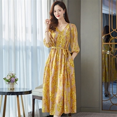 连衣裙女新款妈妈气质V领高腰2025年春夏，女装连衣裙，雅之冉羊绒