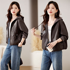 宽松洋气短款皮衣外套女2025秋新款高级感小个子连帽pu皮夹克，女装皮衣，仁梯