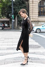 淑女范儿蕾丝拼丝绒连衣裙，女装连衣裙，艾妮莉