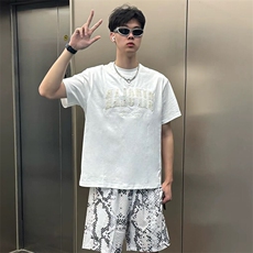 白色