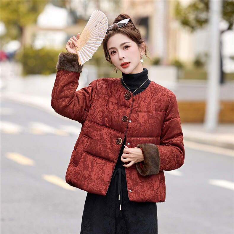 现货2025年新款冬季中式羽绒服复古提花毛领袖口白鸭绒女外套潮流，女装羽绒服，璐依舞