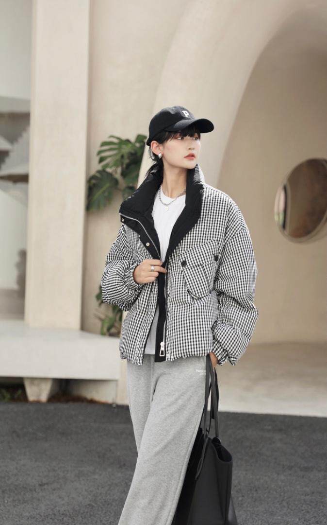 2021短款格子羽绒服、流行时尚、简单、款，女装羽绒服，碧沁伊人
