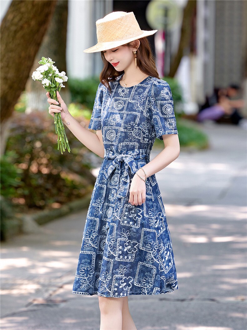 高级感复古刺绣印花连衣裙女2025夏季新款小个子收腰显瘦气质裙子,女装连衣裙,依如秀(原杭风阁)