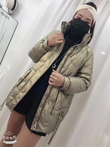 新款羽绒服图片