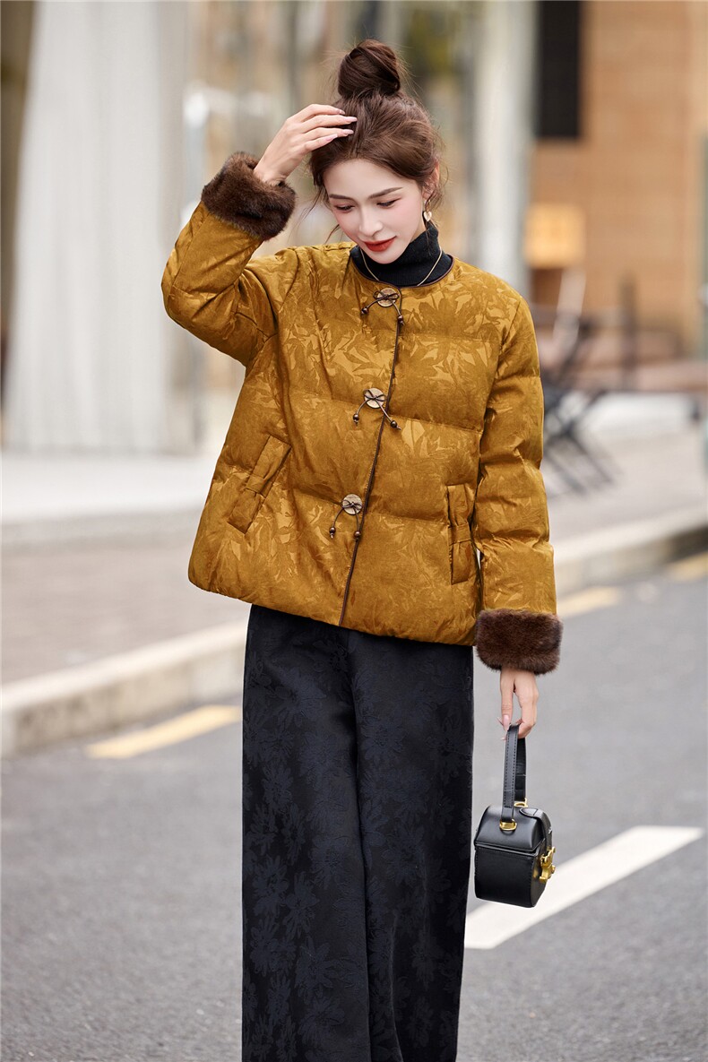 现货2025年冬装新款白鸭绒羽绒服中式提花套装休闲裤加绒阔腿裤女,女装羽绒服,璐依舞
