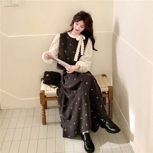 出货 春装蕾丝衬衫＋重工绣花套装3件套 2c198-6819-P205-K308图片