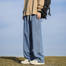 深蓝色