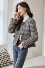 高级感超好看黑色短款小香风外套女春秋2025新款超火独特漂亮上衣，女装短外套，辉之琳