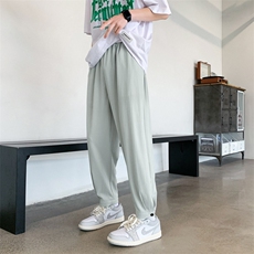 浅绿色