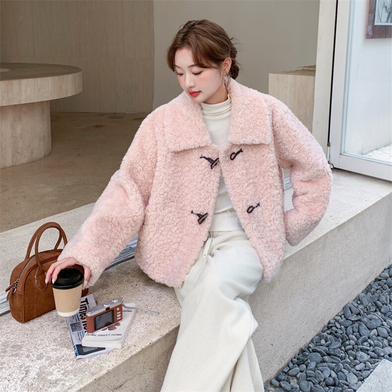 轻奢千金感皮毛一体牛角扣外套女2025新款冬季时髦淡人羊羔毛棉服,女装皮草,2C056