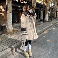 卡其色工装连帽圈圈毛拼接羽绒服女2025年冬季新款90绒长款派克服，女装羽绒服，2C159