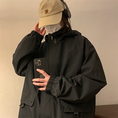 黑色