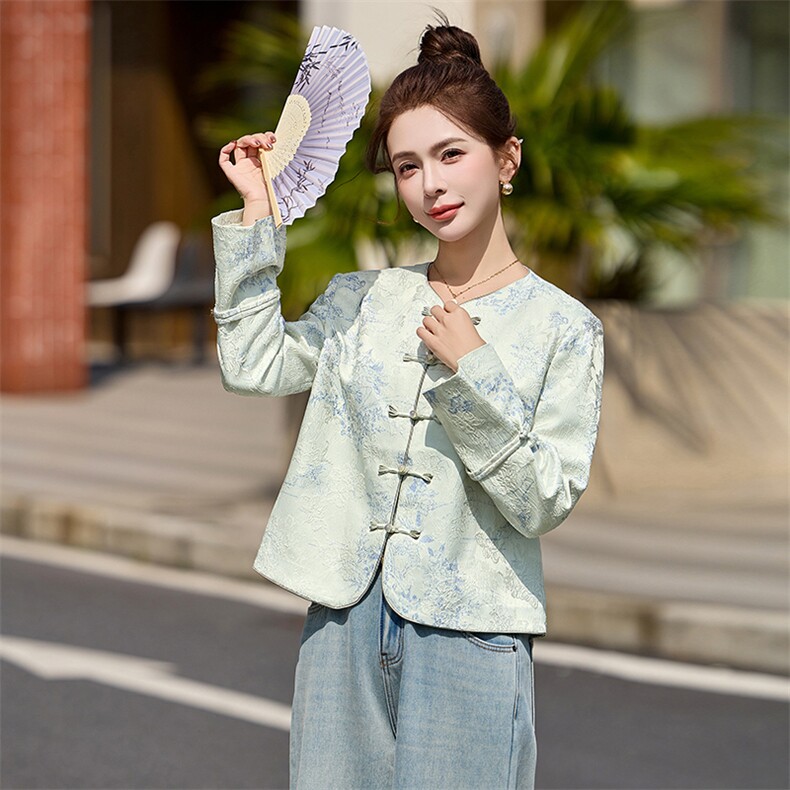 2025年春季新中式G风短款提花宽松外套女,女装短外套,依万里