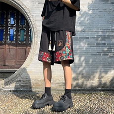黑色