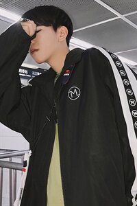 A003-HJ011-P40 秋装新款袖子接拼M印花休闲男士夹克外套 港仔图片