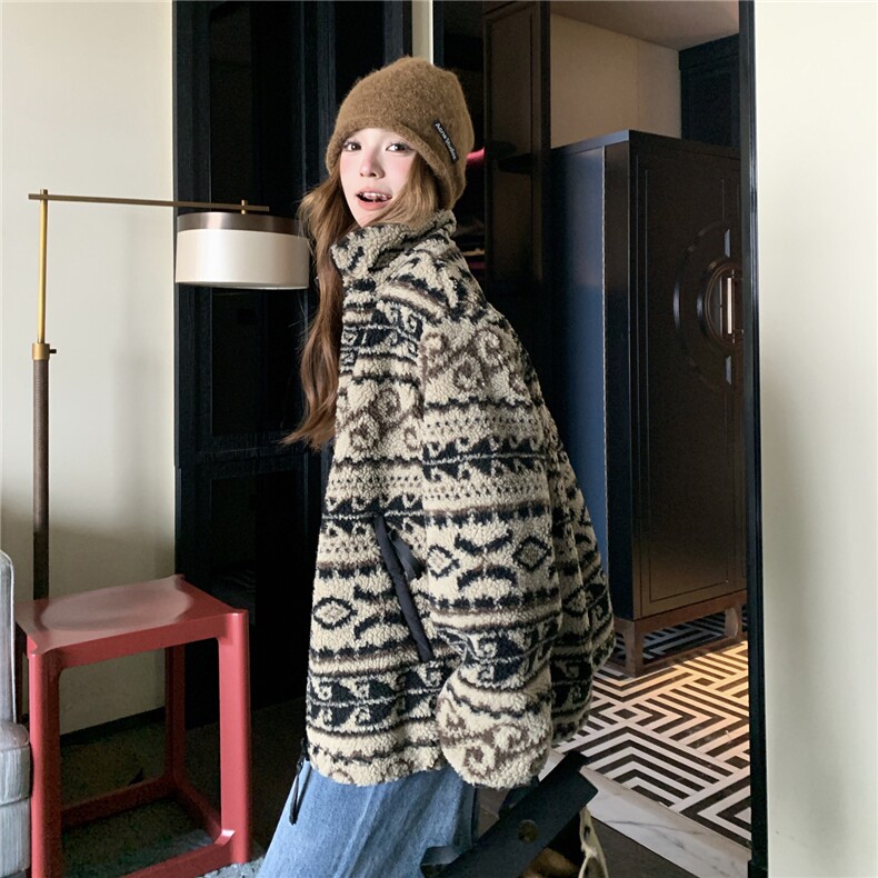 费尔岛风羊羔毛外套女2025冬季短款皮毛一体立领减龄显瘦毛绒外套,女装短外套,2C111