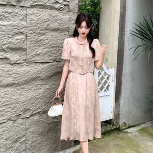 新中式刺绣连衣裙女2024秋季新款高级感超好看小个子长裙图片