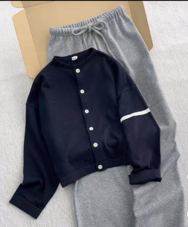 2025年秋季卷边撞色开衫，女装针织衫/毛衣，初韵羊绒