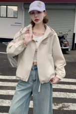 （现货）连帽外套女春秋洋气短款风衣宽松休闲小个子百搭夹克上衣，女装短外套，韩蔻秀