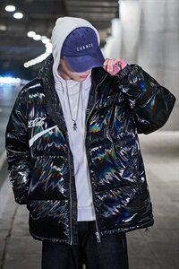 冬季短款羽绒服男士轻薄保暖外套帅气潮牌亮面情侣 A436-912图片 冬季短款羽绒服男士轻薄保暖外套帅气潮牌亮面情侣 A436-912图片