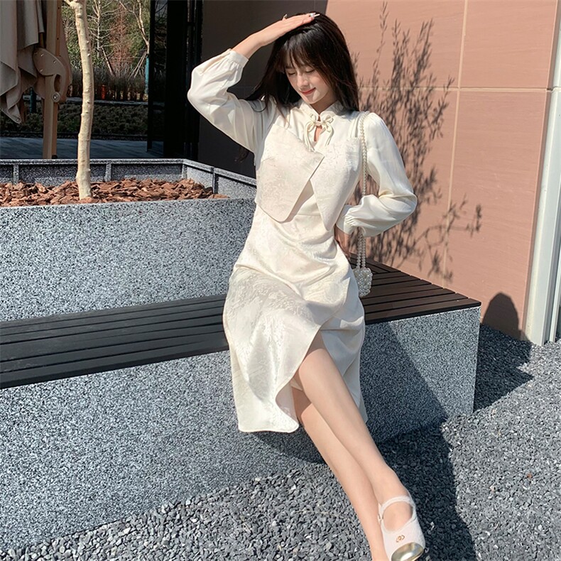 现货2024年春季女时尚潮流气质修身复古蝴蝶扣网红假两件连衣裙,女装连衣裙,煊芮熙