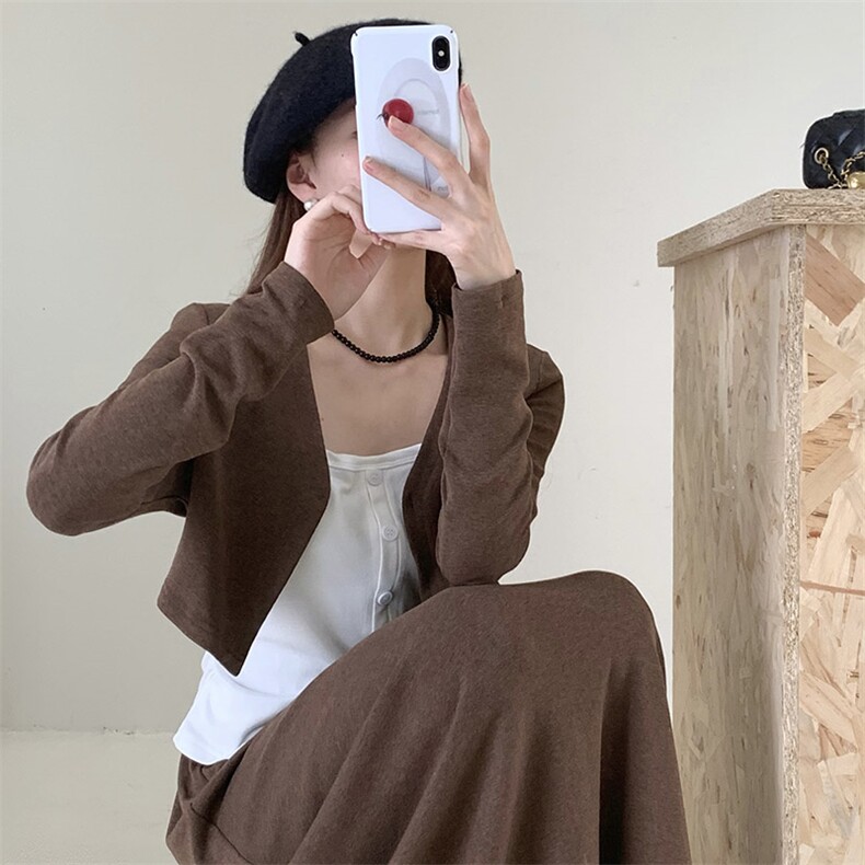2025 春装新款显瘦韩版简约款长袖开始吊带套装高腰半身裙三件套图片