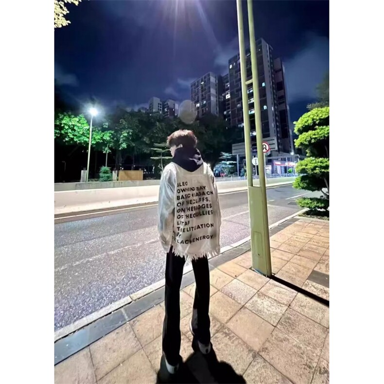 白色字母毛边牛仔衬衫设计感衬衣图片