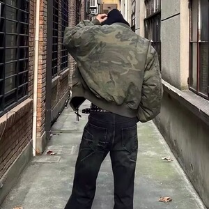 新款秋季美式假两件连帽迷彩外套工装潮牌棒球服炸街飞行夹克男图片