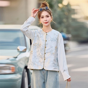 大码女装新中式绣花马甲衬衫上衣显瘦牛仔裤春新款穿搭图片