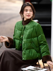 2025年冬季宽松高端皮草新中式民族风提花羽绒服唐装外套，女装羽绒服，简韵佳