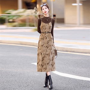 高端法式复古吊带连衣裙两件套女秋冬款时尚内搭套装毛呢背带裙子图片