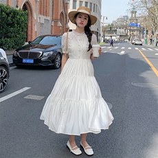 白色绣花木耳边法式连衣裙2025新款女夏绝美减龄高级感鱼尾裙子，女装连衣裙，浙宝285（原212）
