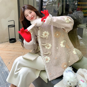 韩系chic粉色羊羔毛羽绒服女冬超火好看高级小众漂亮短款轻薄外套图片