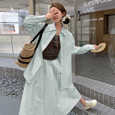 浅蓝色