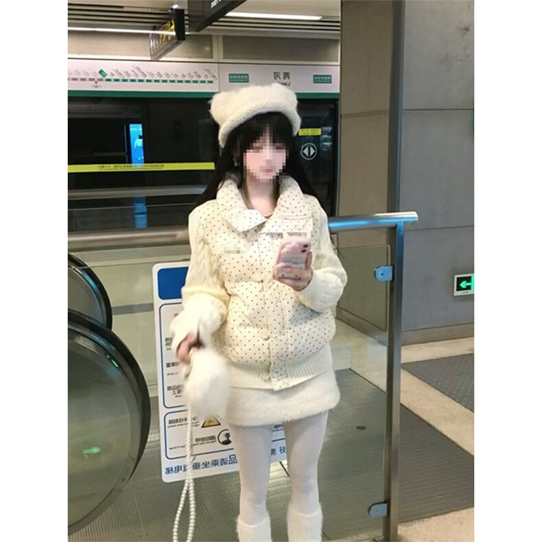 1506A/G78680/P92新款温柔甜妹风杏色波点拼接针织棉服图片
