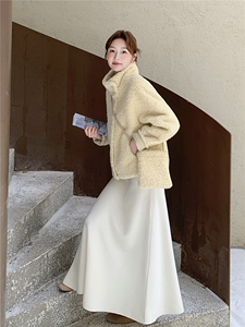 210-3291-P185-k268奶黄色甜美立领皮毛一体加厚短外套图片