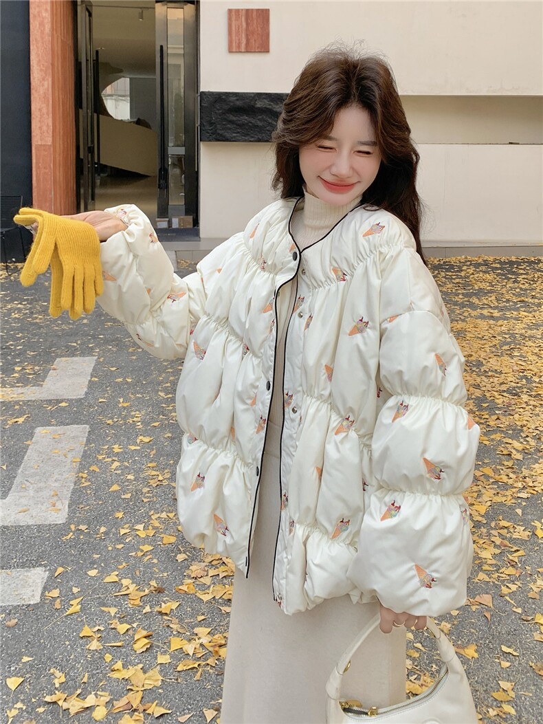 时尚圆领羽绒服女冬2025新款冰淇淋刺绣图案超火巨好看白鸭绒外套,女装羽绒服,琦鑫阁（原依鑫阁）
