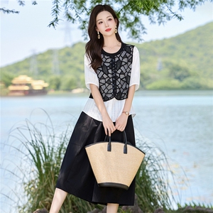 夏季蕾丝拼接套装裙女2026超火夏装一整套休闲减龄半身裙两件套女图片