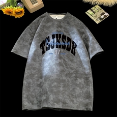 深灰色