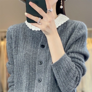 女士白色娃娃领羊毛开衫羊毛简约时尚图片