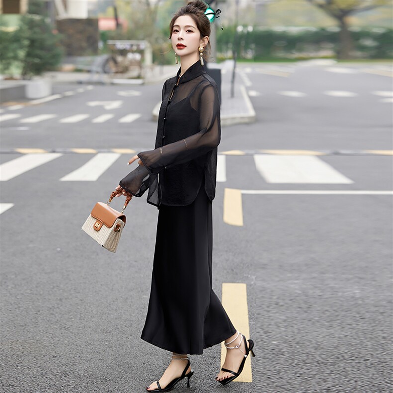 黑色低领吊带褶皱缎面连衣裙女夏季富家千金轻奢时尚晚宴礼服长裙,女装套装/套裙,蝶眷