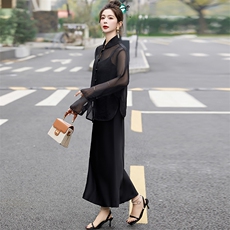 黑色低领吊带褶皱缎面连衣裙女夏季富家千金轻奢时尚晚宴礼服长裙，女装套装/套裙，蝶眷