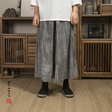 浅灰色